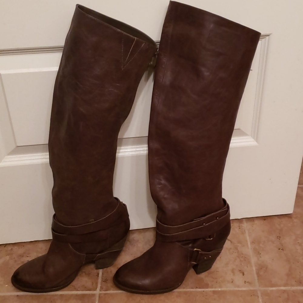 Fergie brown knee hi leather boots sz 10